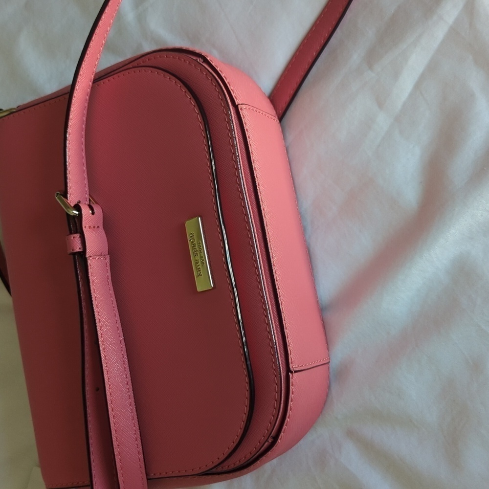 Kate Spade Pink Small Crossbody bag. - Picture 4 of 10